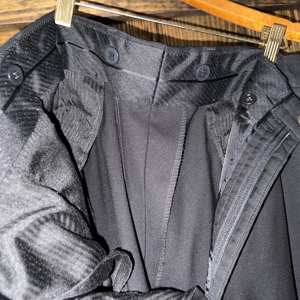 Men's Classic Suit - Picture 6 of 7